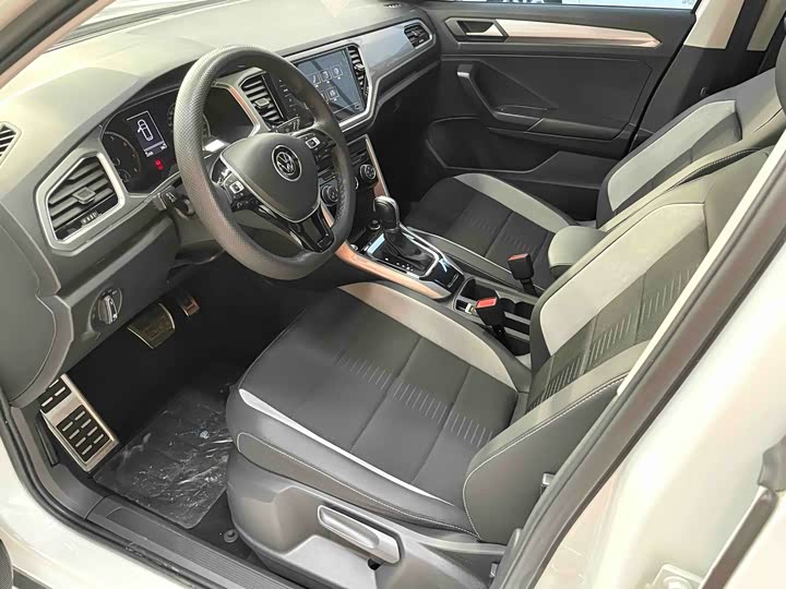 Фото 5 - Volkswagen T-Roc