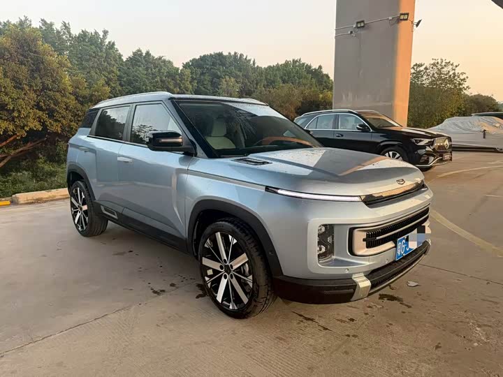 Фото 3 - Geely Icon