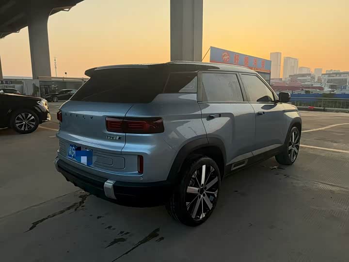 Фото 4 - Geely Icon