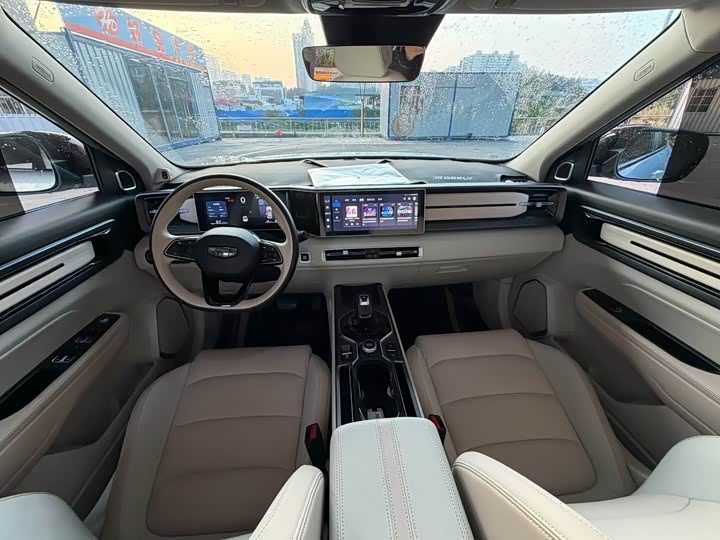 Фото 9 - Geely Icon