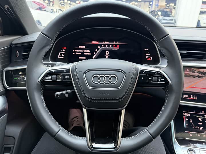 Фото 5 - Audi A6L