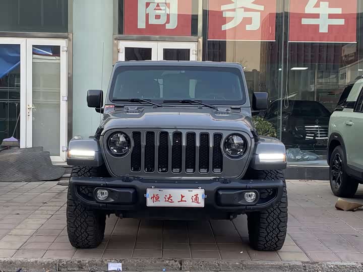 Фото 2 - Jeep Wrangler