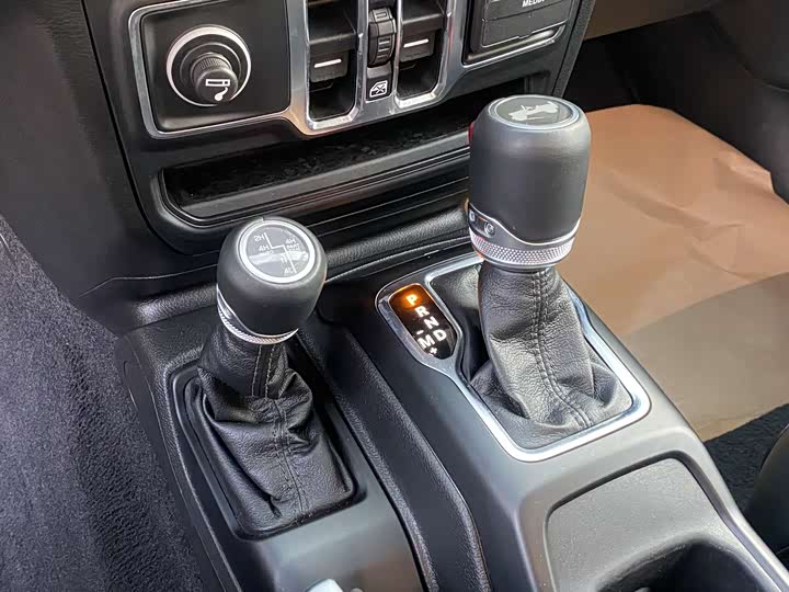 Фото 9 - Jeep Wrangler