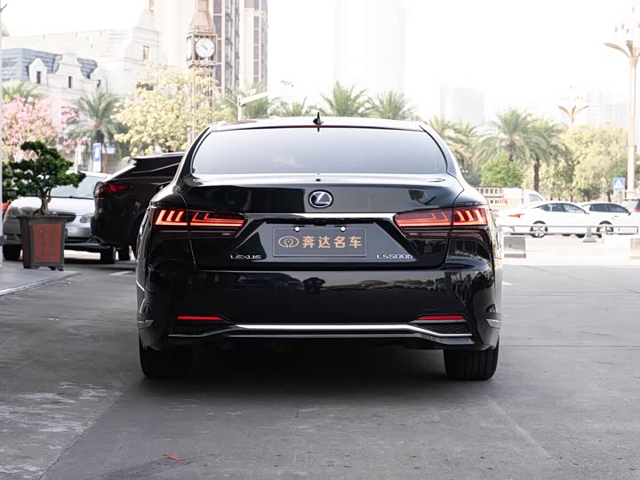 Фото 5 - Lexus LS