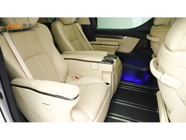 Фото 8 - Toyota Vellfire