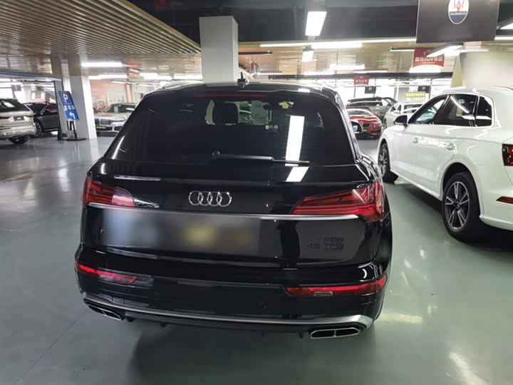 Фото 6 - Audi Q5L
