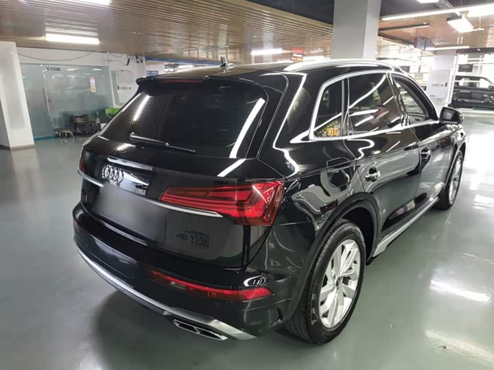 Фото 7 - Audi Q5L