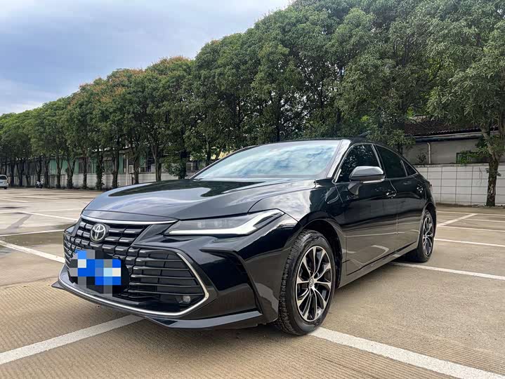 Фото 1 - Toyota Avalon