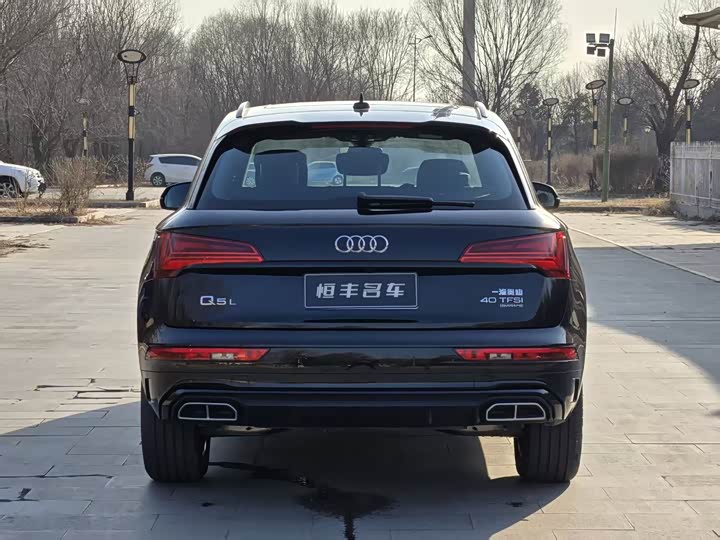 Фото 4 - Audi Q5L