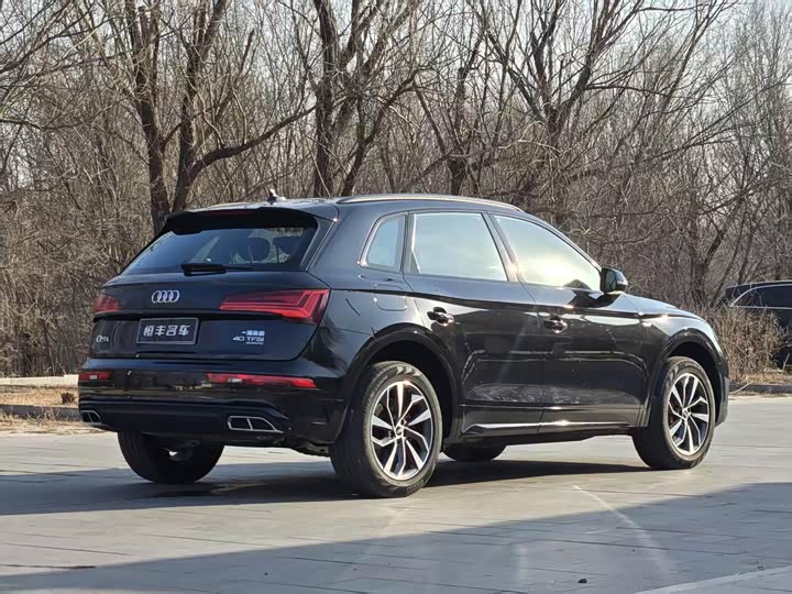 Фото 5 - Audi Q5L