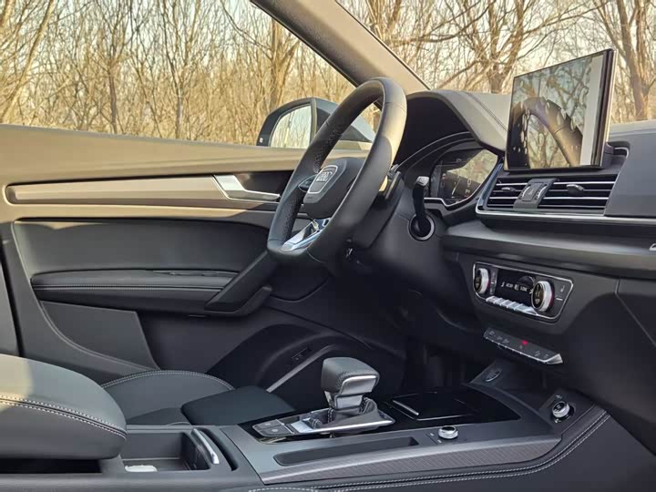 Фото 6 - Audi Q5L