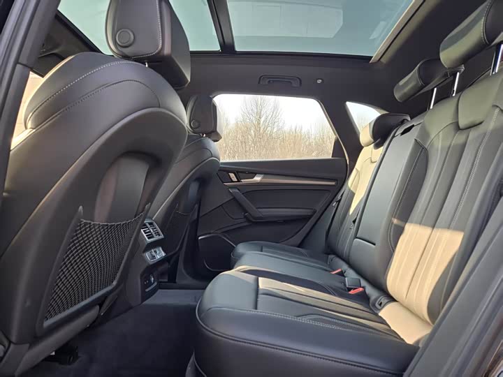 Фото 8 - Audi Q5L