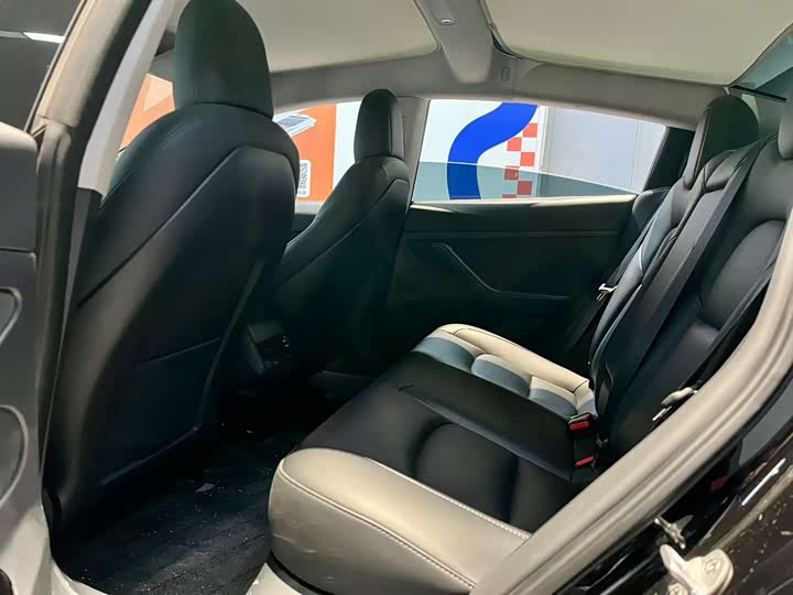 Фото 5 - Tesla Model 3