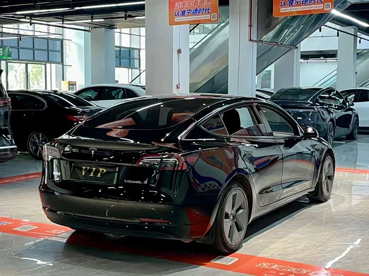 Фото 7 - Tesla Model 3