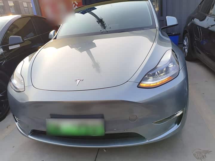 Фото 3 - Tesla Model Y