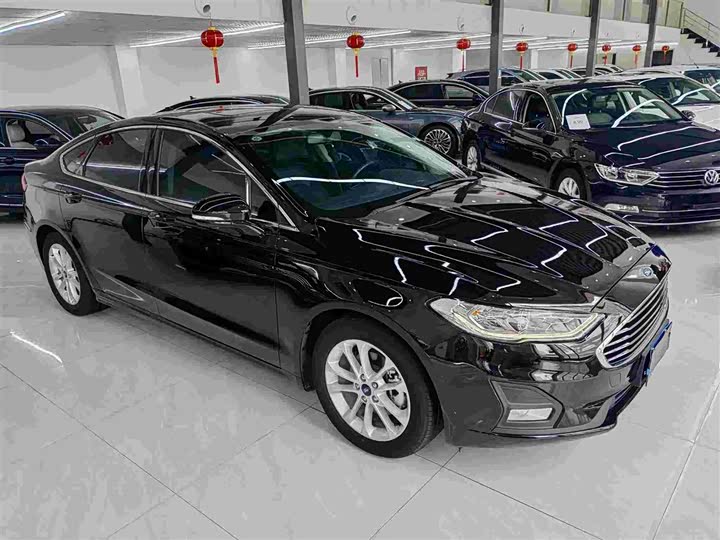 Фото 2 - Ford Mondeo