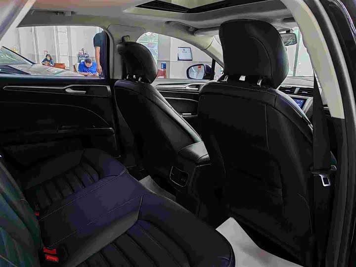 Фото 7 - Ford Mondeo