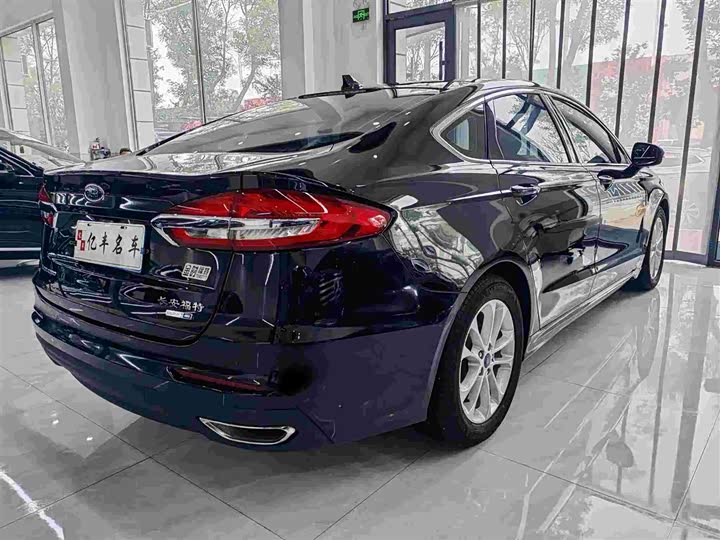 Фото 9 - Ford Mondeo