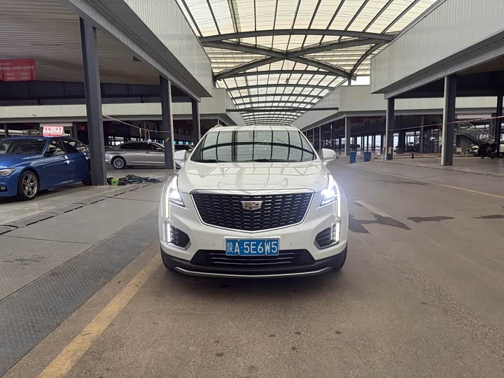 Фото 2 - Cadillac XT5