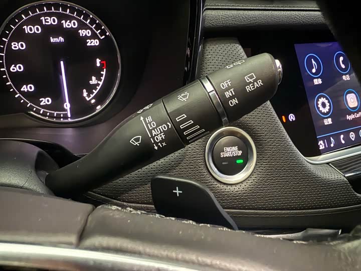 Фото 7 - Cadillac XT5