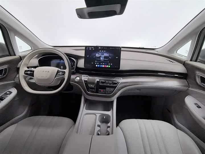 Фото 5 - Roewe iMax 8 EV