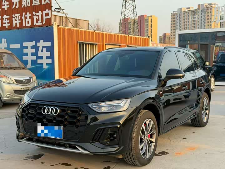 Фото 1 - Audi Q5L