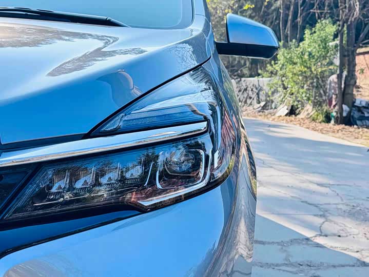 Фото 4 - Buick GL8 ES