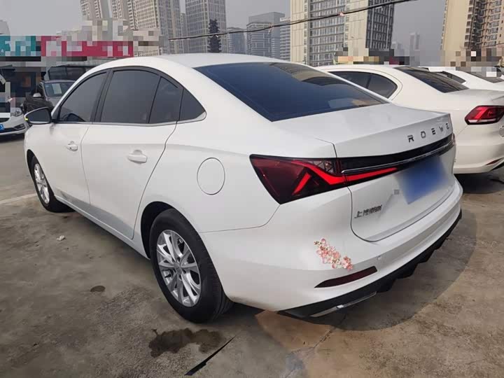 Фото 5 - Roewe i5