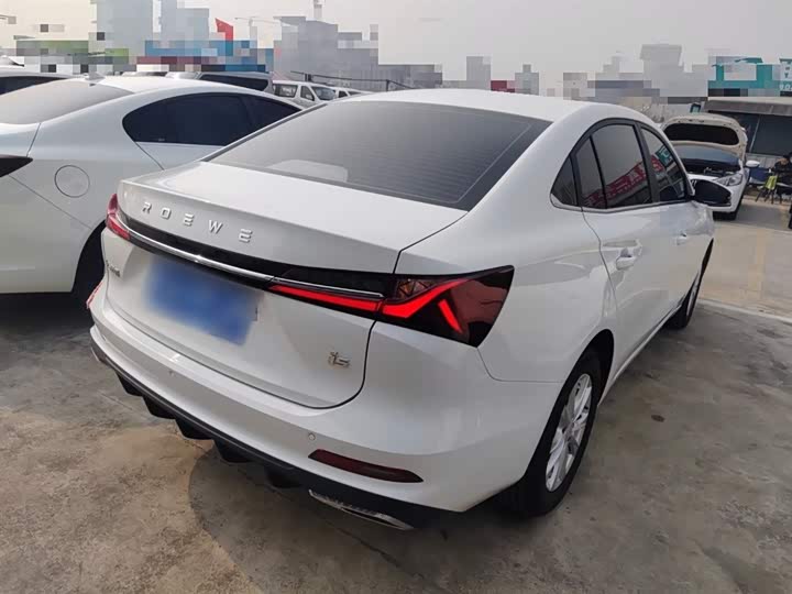 Фото 7 - Roewe i5