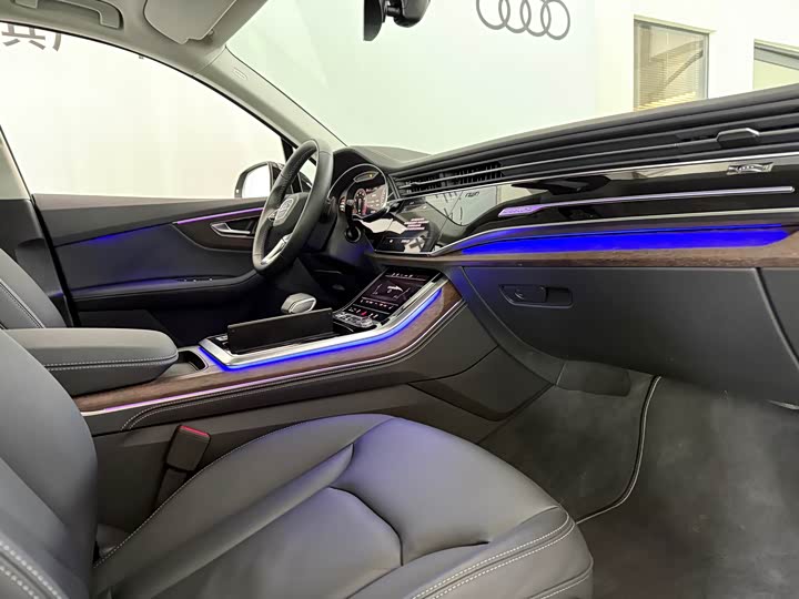 Фото 8 - Audi Q7