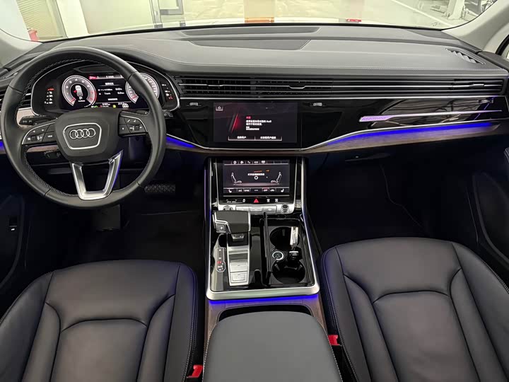 Фото 9 - Audi Q7
