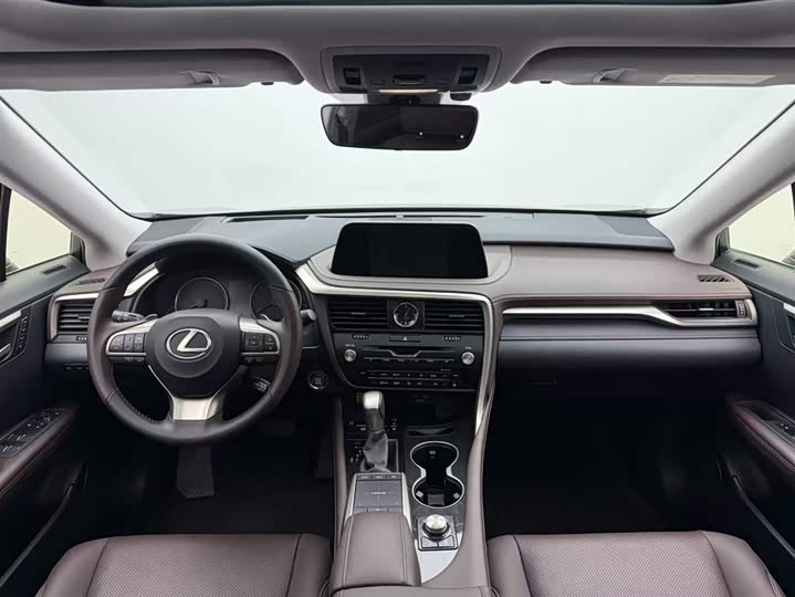 Фото 4 - Lexus RX