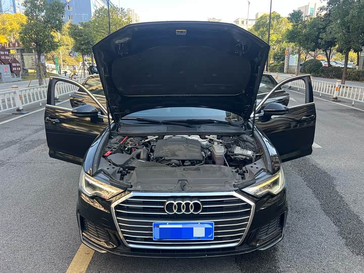 Фото 9 - Audi A6L