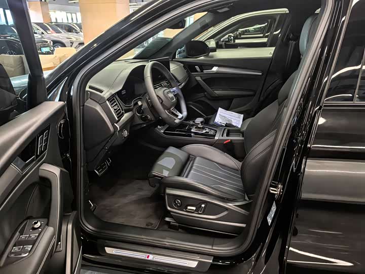 Фото 2 - Audi Q5L