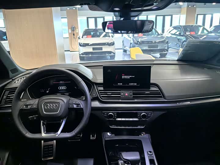 Фото 5 - Audi Q5L