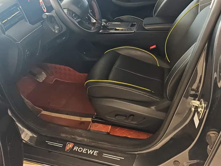 Фото 9 - Roewe RX5