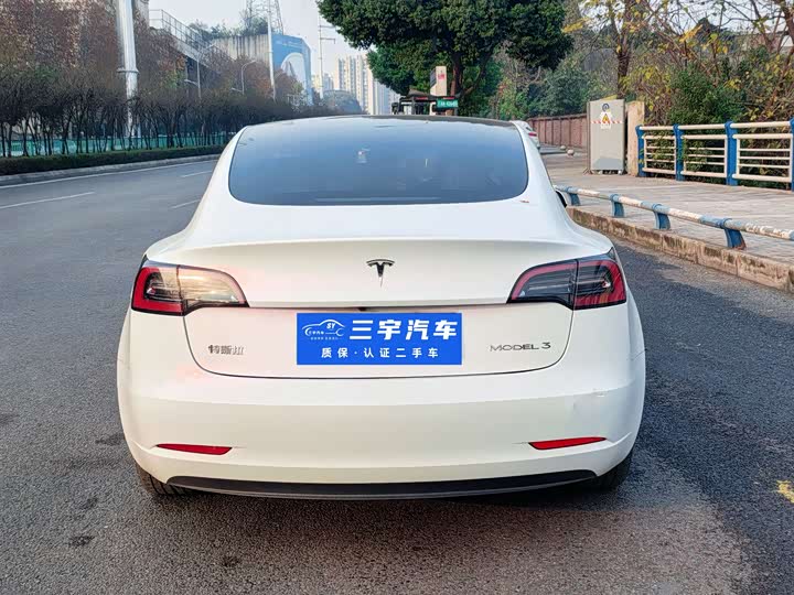 Фото 5 - Tesla Model 3