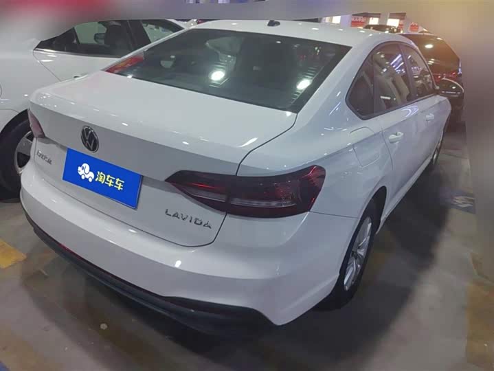 Фото 3 - Volkswagen Lavida