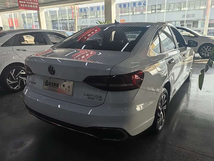 Фото 4 - Volkswagen Lavida