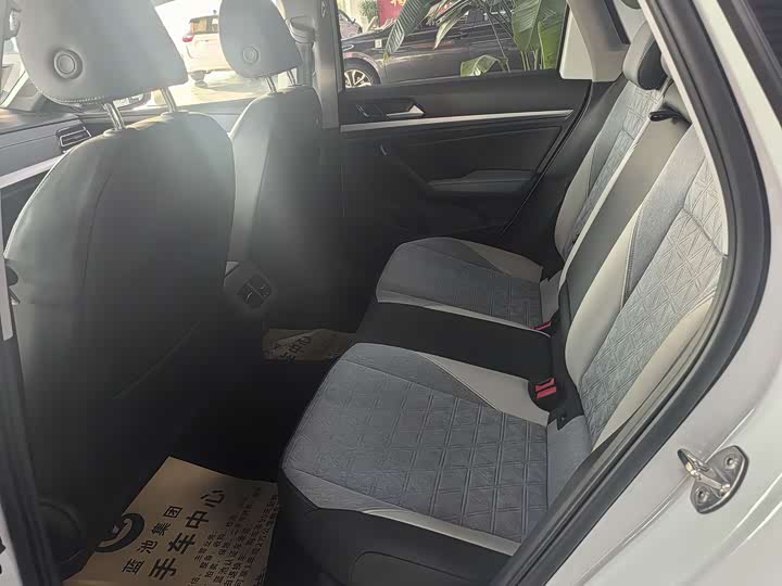 Фото 7 - Volkswagen Lavida