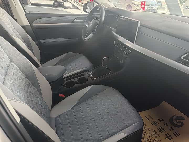 Фото 8 - Volkswagen Lavida