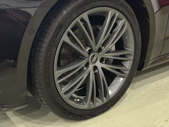 Фото 8 - Audi A7