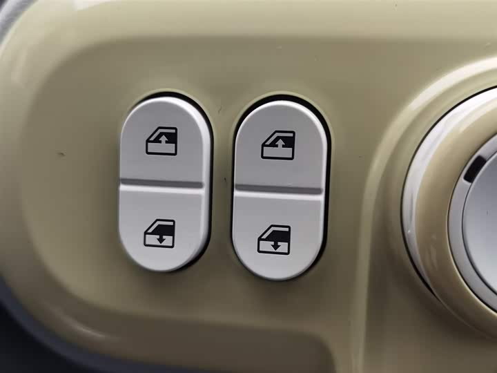 Фото 9 - Bestune Pony