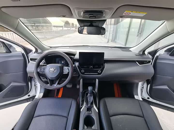 Фото 8 - Toyota Corolla Cross