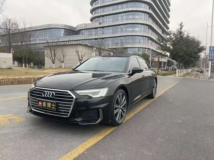 Фото 1 - Audi A6L