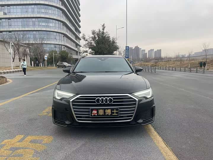 Фото 2 - Audi A6L