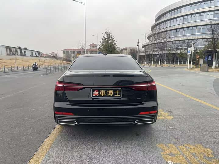 Фото 8 - Audi A6L