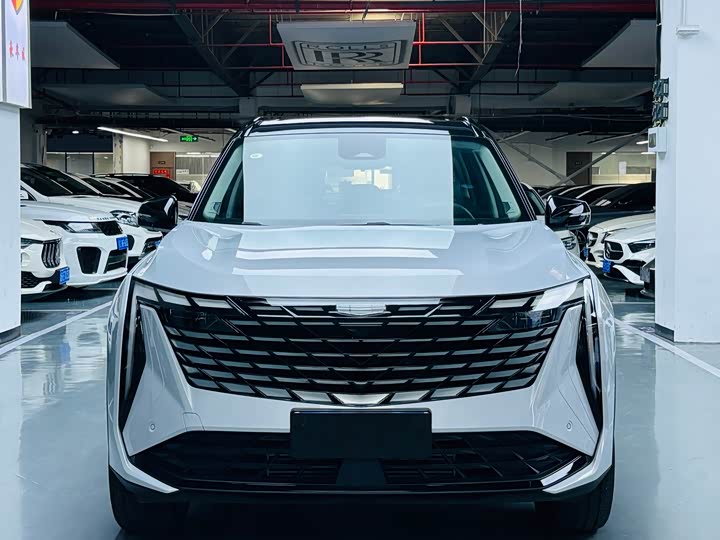 Фото 2 - Geely Atlas L