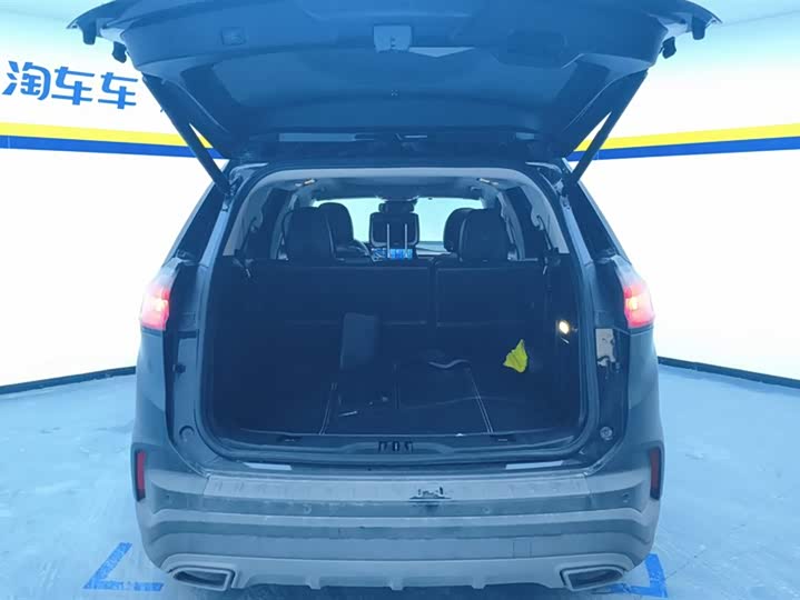 Фото 4 - Ford Edge