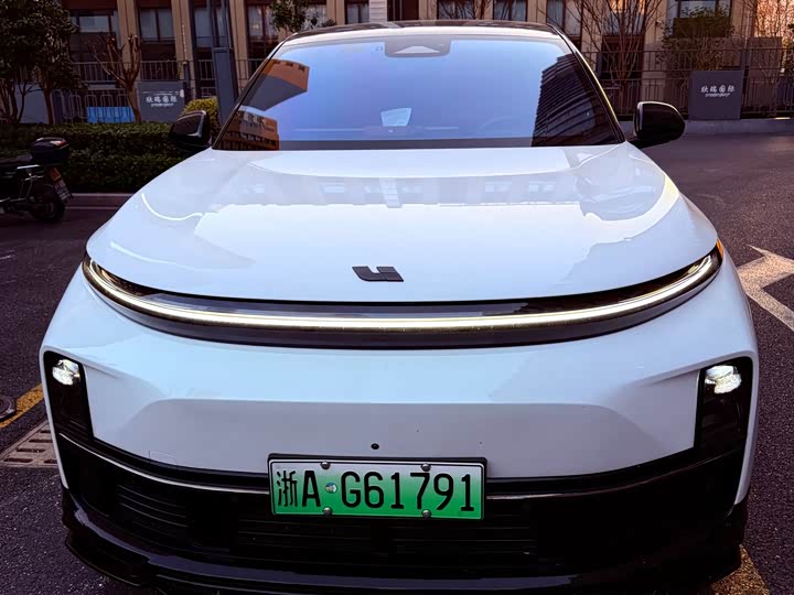 Фото 2 - LiXiang L7